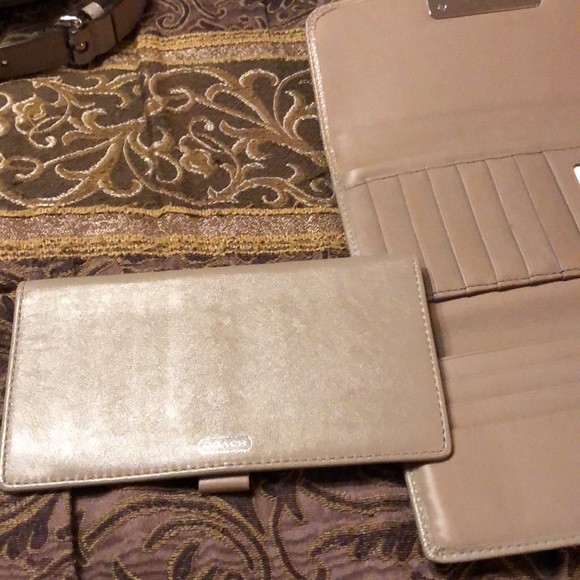 Coach Kristin Shoulder Bag and matching Wallet - Picture 15 of 16